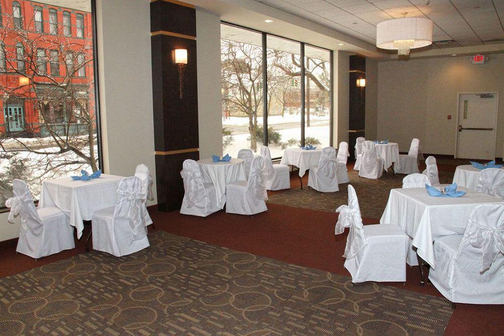 Hotel Doubletree By Hilton Binghamton Extérieur photo