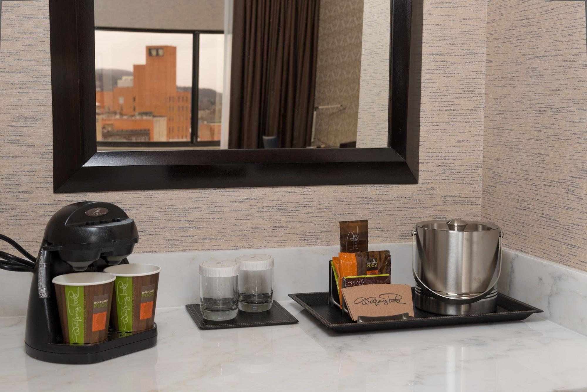 Hotel Doubletree By Hilton Binghamton Extérieur photo