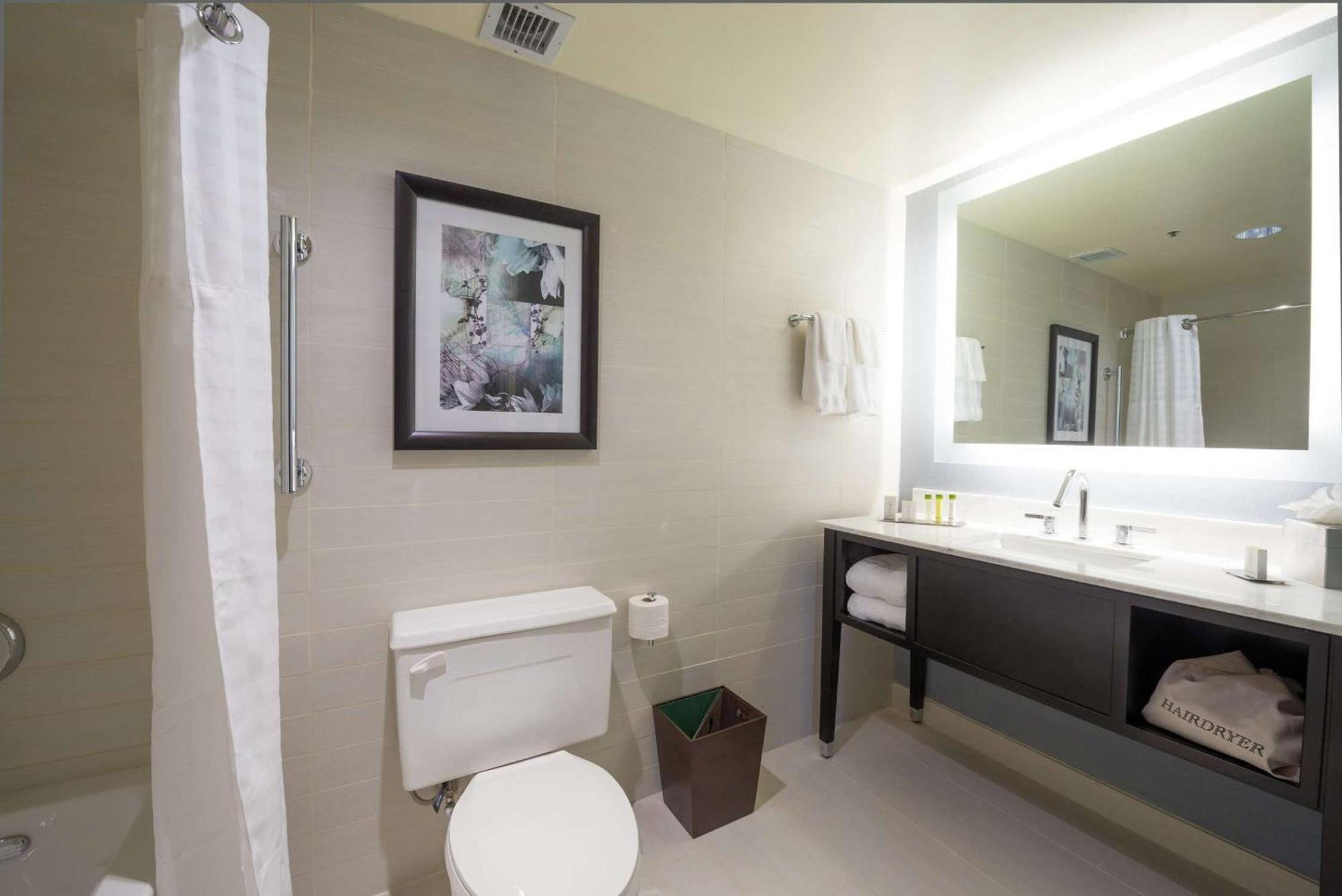 Hotel Doubletree By Hilton Binghamton Extérieur photo