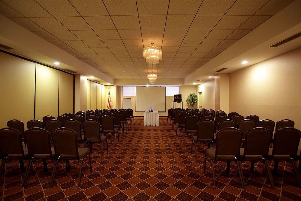 Hotel Doubletree By Hilton Binghamton Extérieur photo