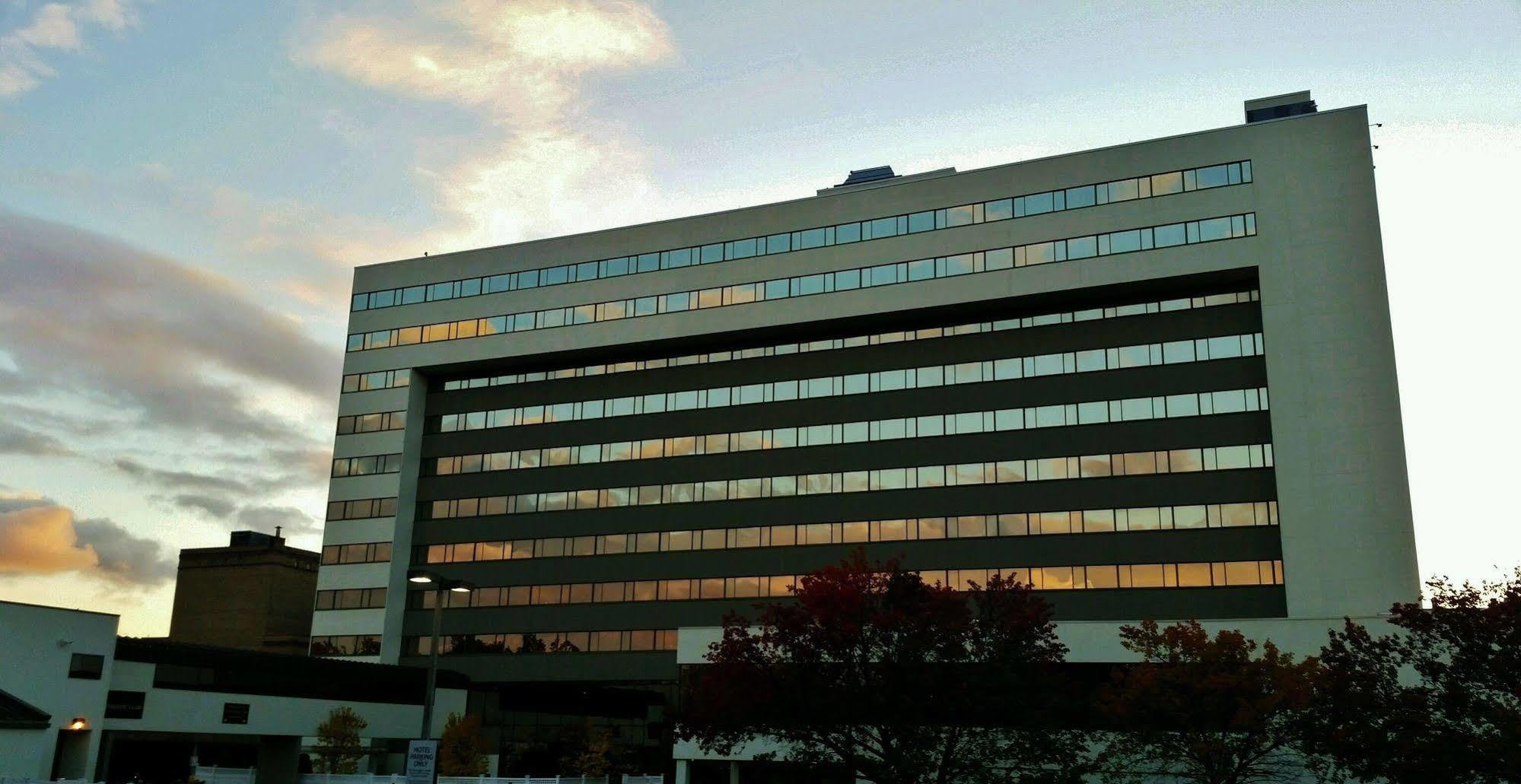 Hotel Doubletree By Hilton Binghamton Extérieur photo